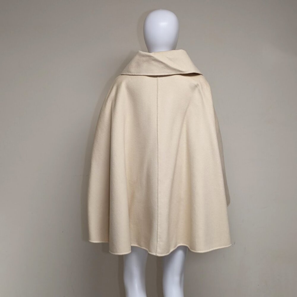 ST. JOHN Cream Double-Breasted Cape/Coat in Soft Angora/Wool blend - Picture 6 of 8